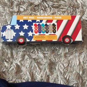 New in box Mens BBQ theme 6 pack  no show socks